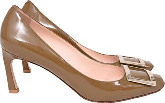 Roger Vivier Trompette Pumps in Tan Patent Leather