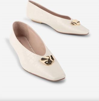 Intentionally blank Womens Celda Flat Sandal In Cream