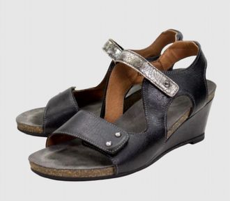 Taos Womens Chrissy Wedge In Black