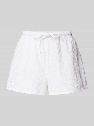 Jake*s Casual Regular Fit Pyjama-Shorts mit Lochmuster in Weiss, Gr&ouml;&szlig;e 42