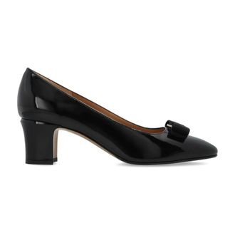 Ferragamo Schoenen, Dames, Zwart, 39 1/2 EU, Leer, Vara Pumps met Hak
