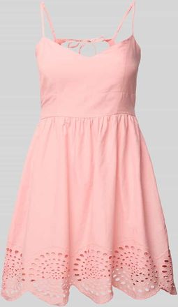Review Minikleid mit Cut Out und Lochstickerei in Rosa, Gr&ouml;&szlig;e XL