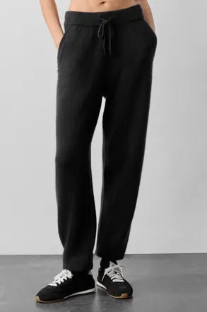 Alo | Wool Cashmere New Class Sweatpant in Black, Size: Medium