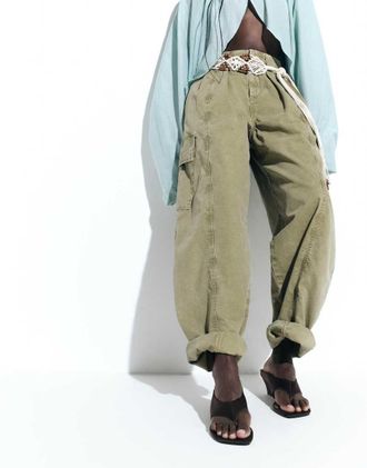 Asos Pantaloni kaki slavato con pieghe in vita-Verde