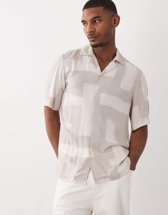 Boss Orange by Hugo Boss Hugo Boss - Camicia a maniche corte grigia con stampa e bottoni-Grigio