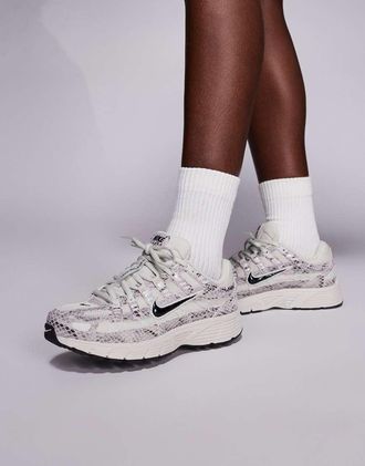 Nike P-6000 - Sneakers marrone chiaro con stampa pitonata