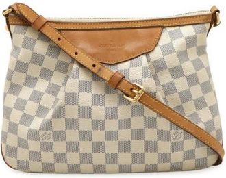Louis Vuitton Pre-owned Shoulder Bags, female, Beige, Size: ONE SIZE Pre-owned Plastic louis-vuitton-bags