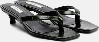 Toteme Sandalias de piel grabada