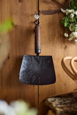 Terrain Recycled Steel Ash Shovel