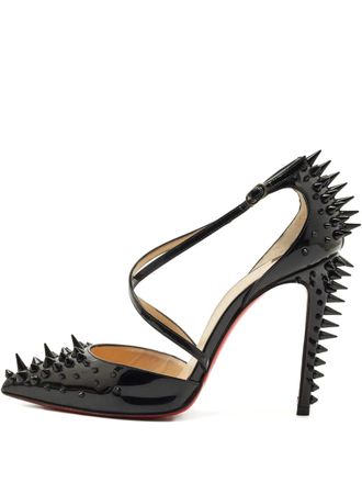 Christian Louboutin Leren pumps met spikes - Zwart