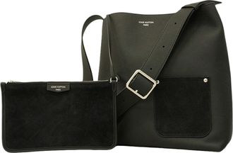 Louis Vuitton Noir Shoulder Bag (Pre-Owned)