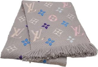 Louis Vuitton Pre-owned Scarves, female, Gray, Size: ONE SIZE Pre-owned Vintage Silk Scarf