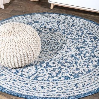 Jonathan Y Designs Sinjuri Medallion Textured Weave Indoor/Outdoor Round Area Rug in Navy/gray at Nordstrom, Size 5Ft 0In X 5Ft 0In