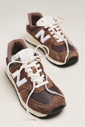 New Balance x Anthropologie Exclusive 547 Sneakers
