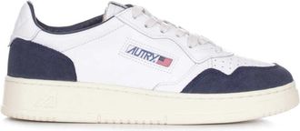 Autry Autry Medagliato Basso Maschiles Sneakers In Pelle Bianca E Camoscio Blu Denim