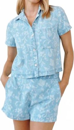 Bella Dahl Short Sleeve Pocket Button Down Top In Vintage Fleur Denim