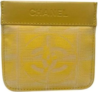 Chanel Pre-owned Wallets, female, Yellow, Size: ONE SIZE Pre-owned Plastic Wallet