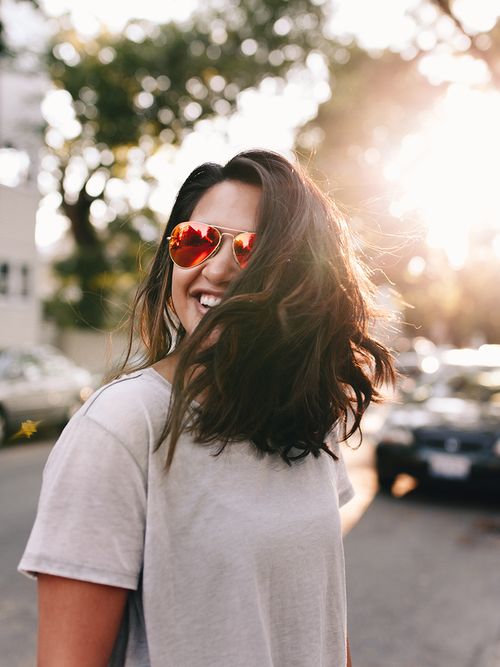 Love is in the Hair: Unsere Top 5 Haarsprays im Test