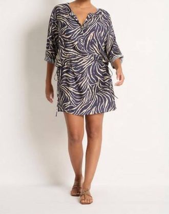 Monte & Lou Animal Short Sleeve Shirt Dress In Navy