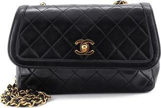 Chanel CC Chain Flap Bag Quilted Lambskin Small crossbody bag - Zwart
