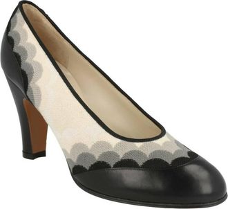 Ferragamo Womens Signorinella Pumps In Black