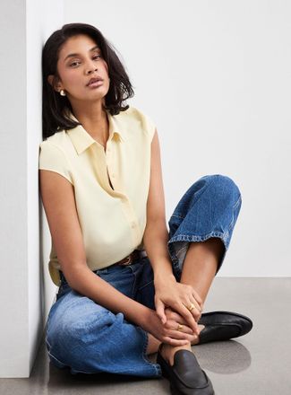 Contemporaine Womens Cap-sleeve silky shirt