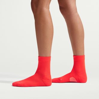 Nike Unisex Run Midweight Running Micro-Crew Socks (1 Pair) in Red | HV6935-696