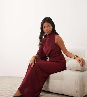 Asos Petite ASOS DESIGN Petite - Vestito lungo monospalla bordeaux con pieghe in vita-Marrone