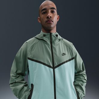 Nike Mens Tech Woven Jacket in Green | HM7151-018