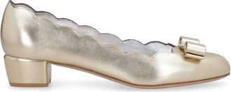 Ferragamo Womens Vara Metallic Leather Ballet Flats In Gold
