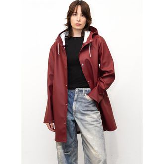 Stutterheim Stockholm Long Sleeve Hooded Raincoat in Burgundy at Nordstrom, Size X-Large