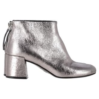 Alexander McQueen Alexander McQueen Pembury Enkellaarsjes in Metalen Zilver Leer