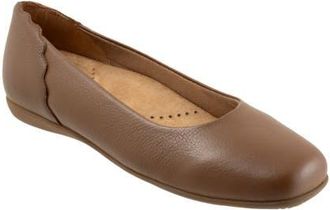 Trotters Sunny Flat in Luggage at Nordstrom, Size 10.5