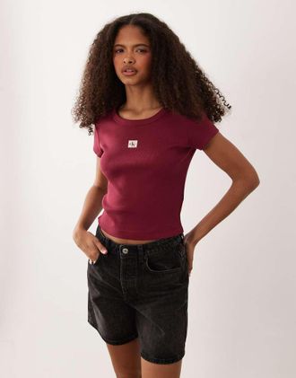 Calvin Klein Jeans T-shirt baby bordeaux a coste con etichetta intessuta-Rosso