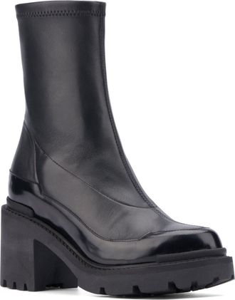 Aquatalia Vanna Platform Lug Sole Boot in Black at Nordstrom Rack, Size 7.5