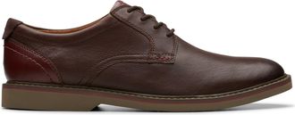 Clarks Radcliff Low in Brown Leather