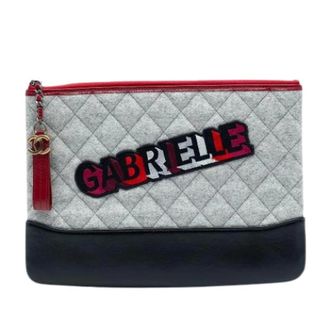 Chanel Pre-owned Clutches, female, Gray, Size: ONE SIZE Pre-owned Gabrielle Clutch
