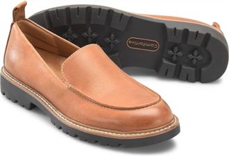 COMFORTIVA Womens Lindee Loafer In Luggage Tan