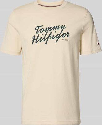 Tommy Hilfiger Regular Fit T-Shirt aus reiner Baumwolle in Sand, Gr&ouml;&szlig;e XXL