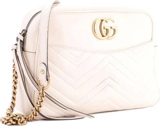 Gucci Borsa a spalla GG Marmont media in pelle matelass&eacute; con battente - Toni neutri