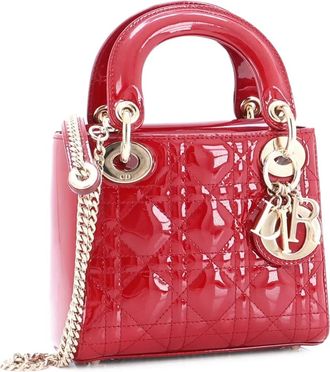 Dior Borsa a tracolla Lady Dior mini in pelle verniciata trapuntata con motivo Cannage e catena - Rosso