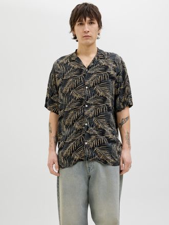 Jack & Jones JJEJEFF TROPICAL AOP RESORT SHIRT SS SN mit All-Over Print