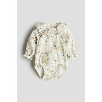 H&M Printed Muslin Romper Suit in Light Green/bambi at Nordstrom, Size Newborn