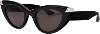 Alexander McQueen Stijlvolle zonnebril Am 0442S - Dames - Zonnebrillen - Zwart - 50 MM - Accessoires