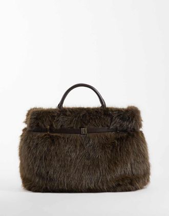 Gina Tricot Gina Tricot borsa a mano in pelliccia sintetica marrone