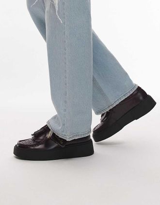 Clarks Torview - Scarpe in pelle viola intenso con motivo a spina di pesce e nappe