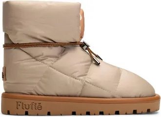 Flufi&eacute; Womens Classic Boot In Sand Beige