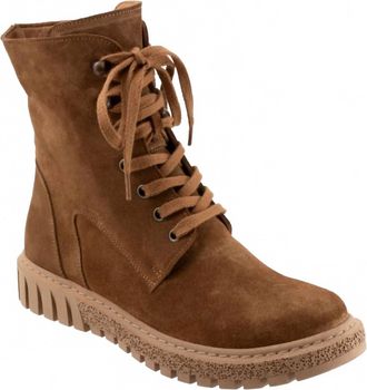 Bueno Womens Scarlett Boot In Brown Suede
