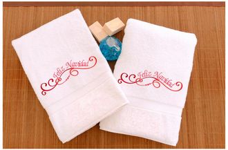 Linum Home Textiles Linum Home Textiles Set Of 2 Feliz Navidad Swirls Embroidered Hand Towels