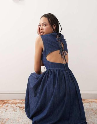Reclaimed Vintage Vestito midi in denim indaco allacciato sulla schiena-Blu